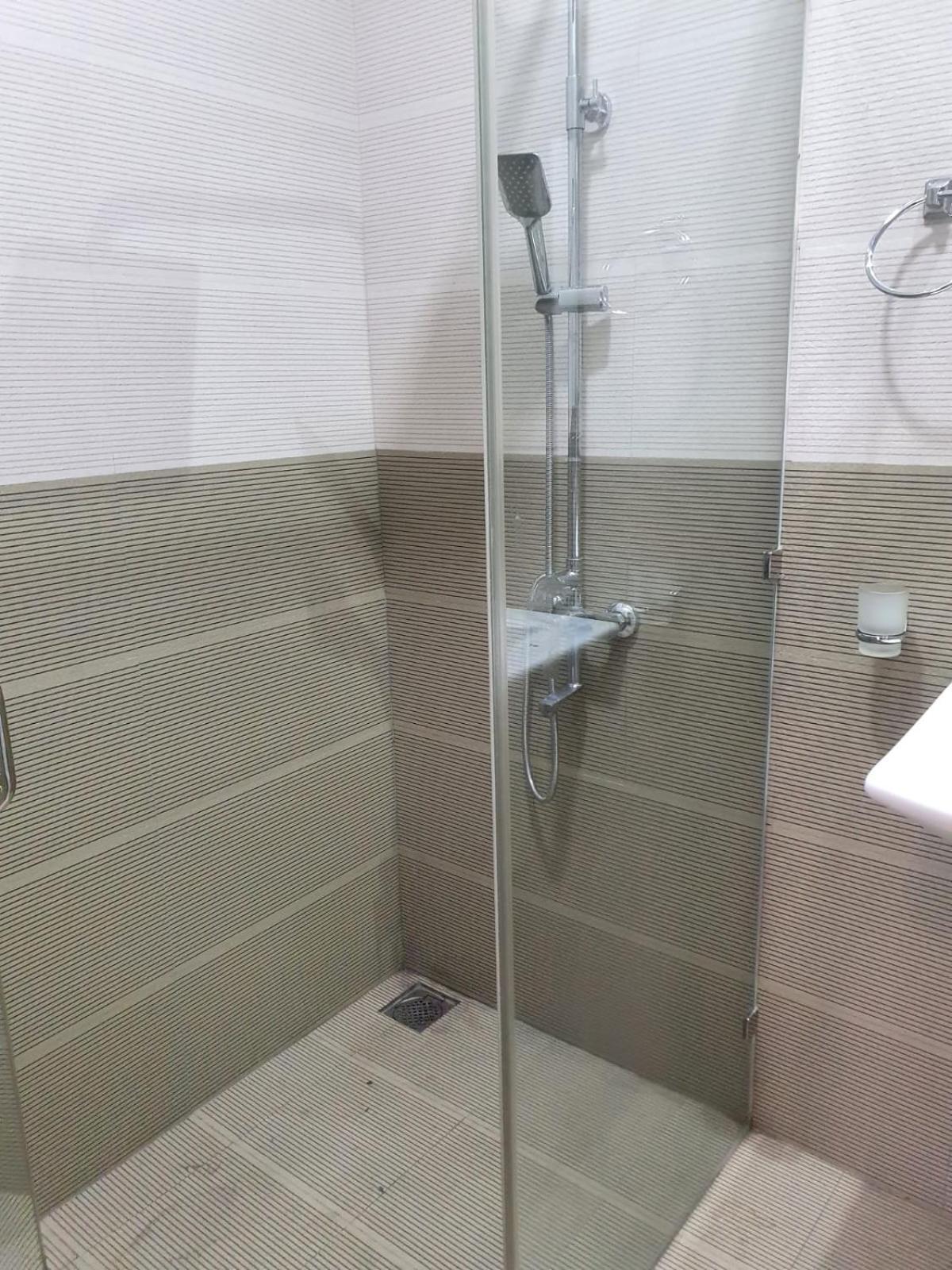 רטנאפורה The Empire Inn מראה חיצוני תמונה